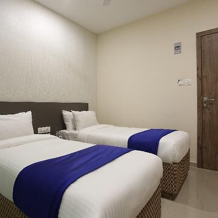Ocean Suites Hotel Mumbai Exterior foto