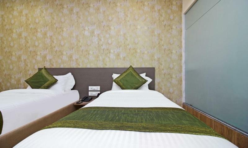 Ocean Suites Hotel Mumbai Exterior foto