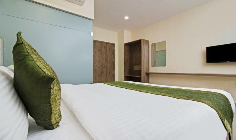 Ocean Suites Hotel Mumbai Exterior foto