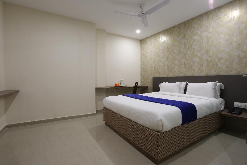 Ocean Suites Hotel Mumbai Exterior foto